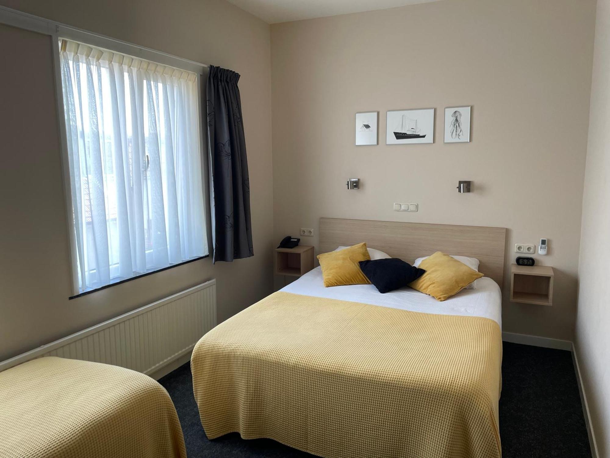 Hotel Oepkes West-Terschelling Eksteriør billede