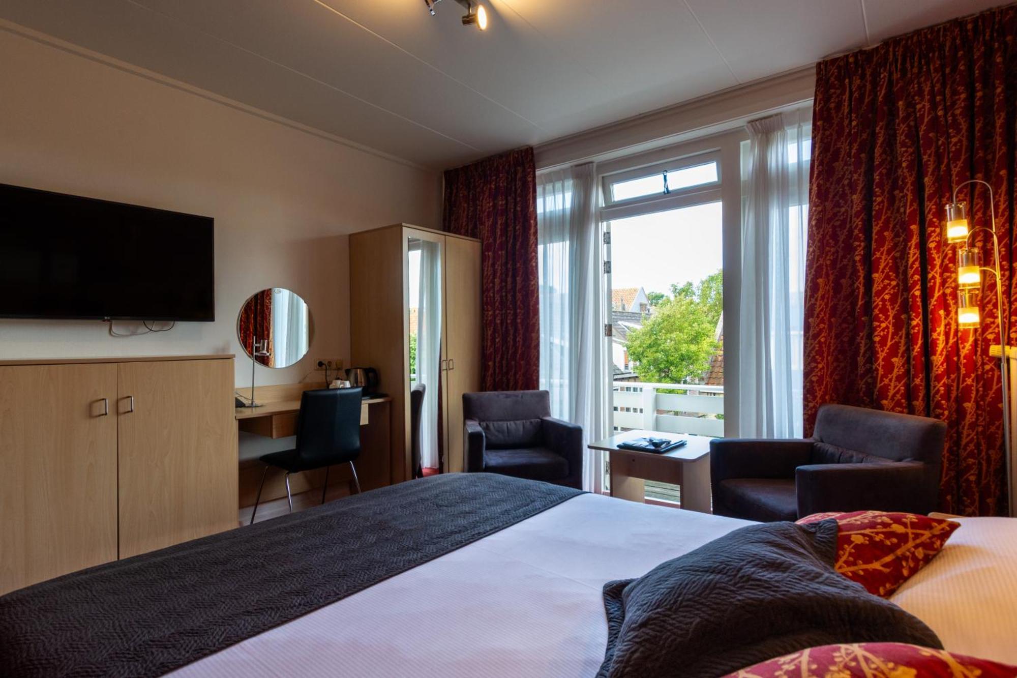 Hotel Oepkes West-Terschelling Eksteriør billede